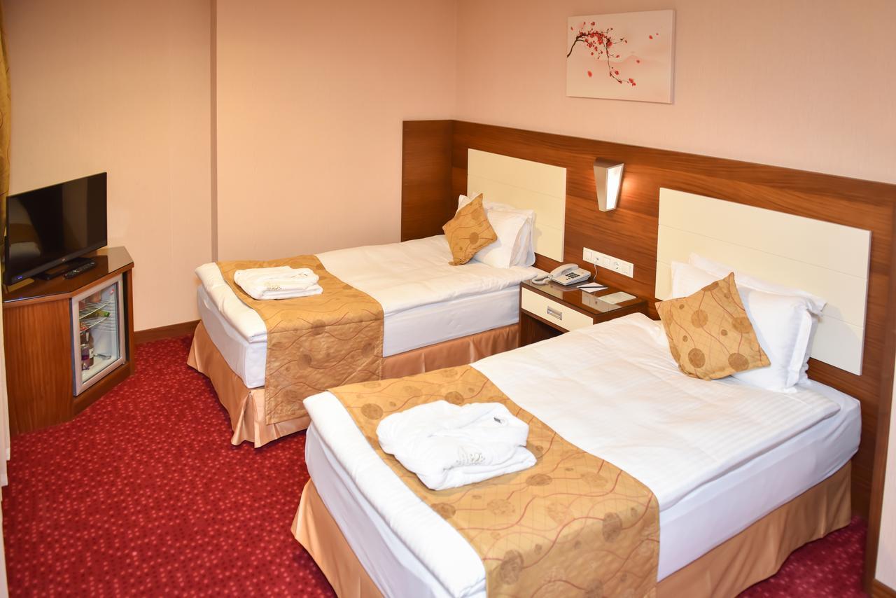 Ozgobek Ronesans Hotel De Luxe 우샤크 외부 사진