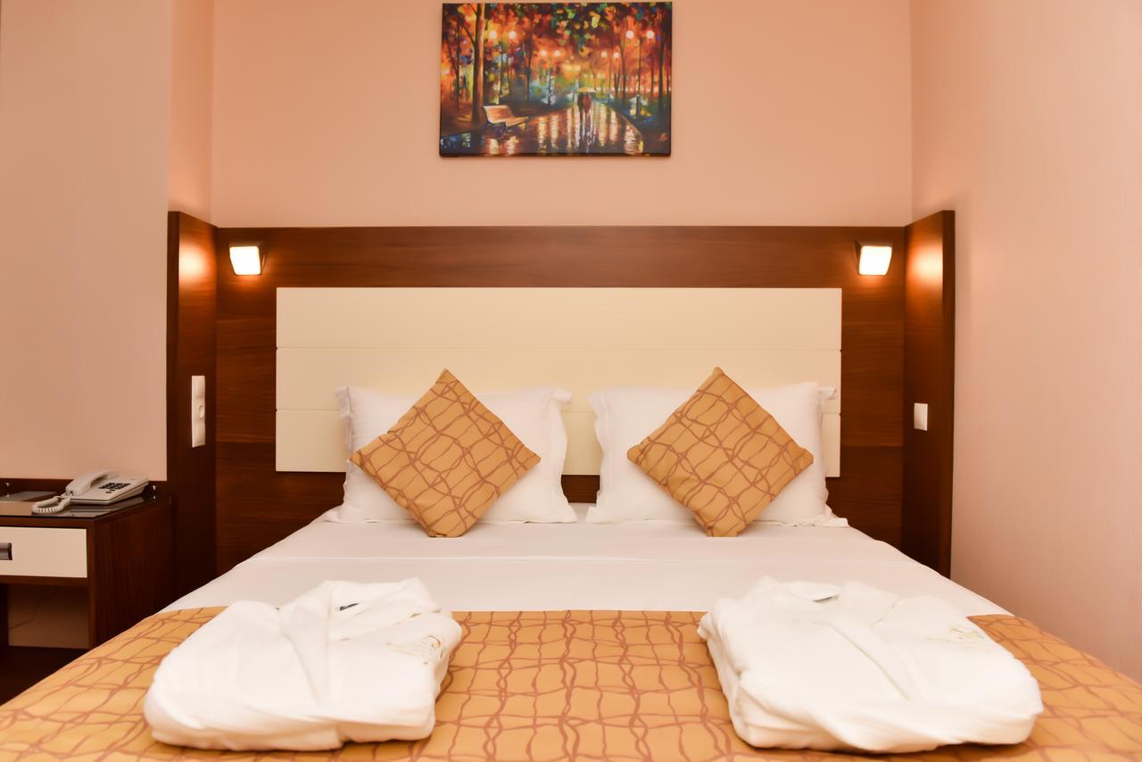 Ozgobek Ronesans Hotel De Luxe 우샤크 외부 사진