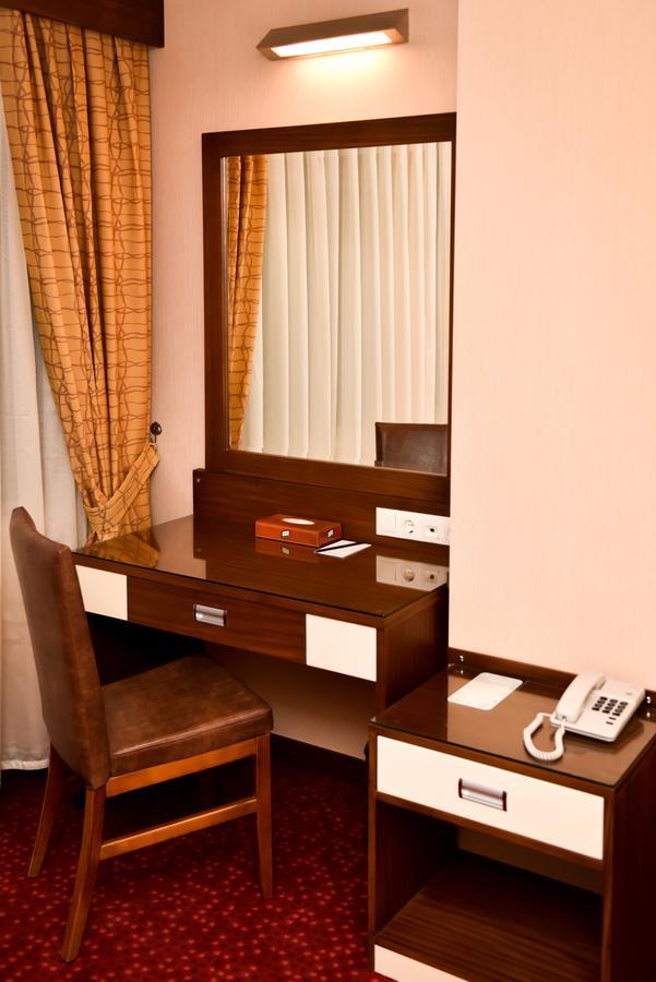 Ozgobek Ronesans Hotel De Luxe 우샤크 외부 사진