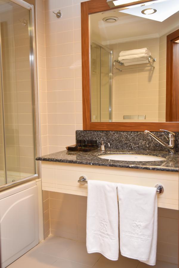 Ozgobek Ronesans Hotel De Luxe 우샤크 외부 사진