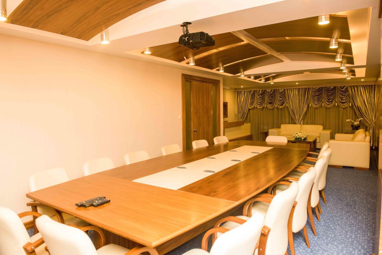 Ozgobek Ronesans Hotel De Luxe 우샤크 외부 사진