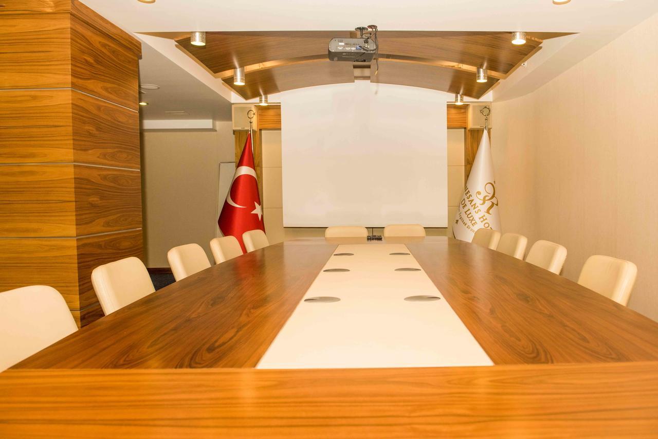 Ozgobek Ronesans Hotel De Luxe 우샤크 외부 사진
