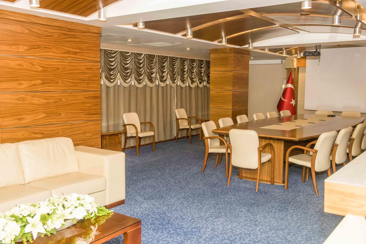 Ozgobek Ronesans Hotel De Luxe 우샤크 외부 사진